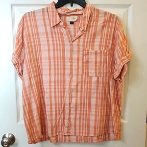 Universal Threads Woman's Short sleeve Button Up Shirt